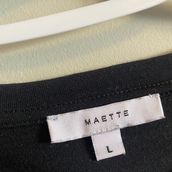 SOLD 💜 Black top - Picture 4 of 4